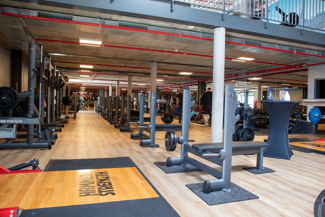 beneFit Fitnessstudio – Freihantelbereich Hamburg