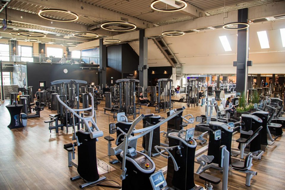 Trainingsbereich_Stand_alone_Geraete_von_EGYM_und_Gefuehrtes_Training-scaled