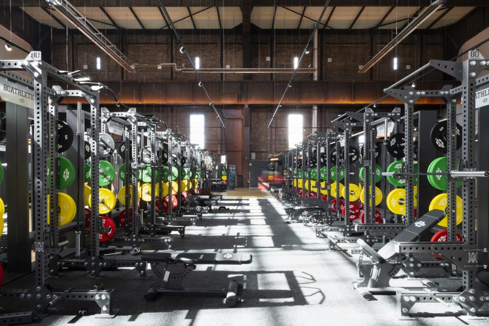 benefit-fitness-fitnessstudio-freihanteltraining-squat-power-rack