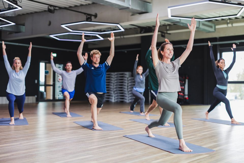 benefit-fitness-fitnessstudio-kurse-kursplan-yoga-hero
